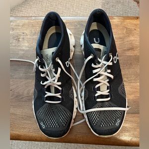 On Cloud size 8 running shoes